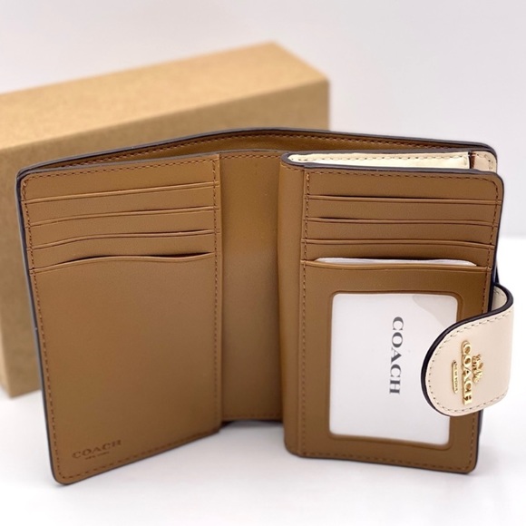 Coach Medium zip Wallet - Picture 4 of 6